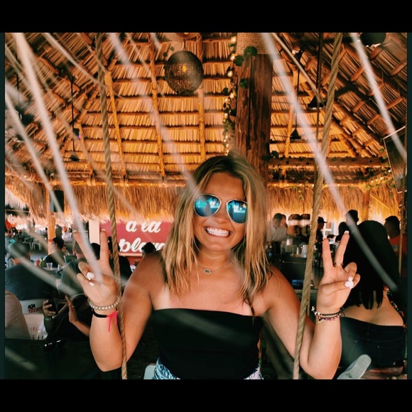 Meet your Posher, Kiana - Picture 1 of 1